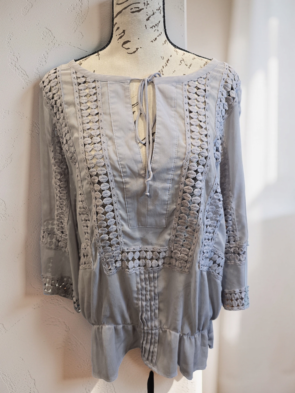 Daniel Rainn Gray Boho Crochet Lace Peasant Blouse